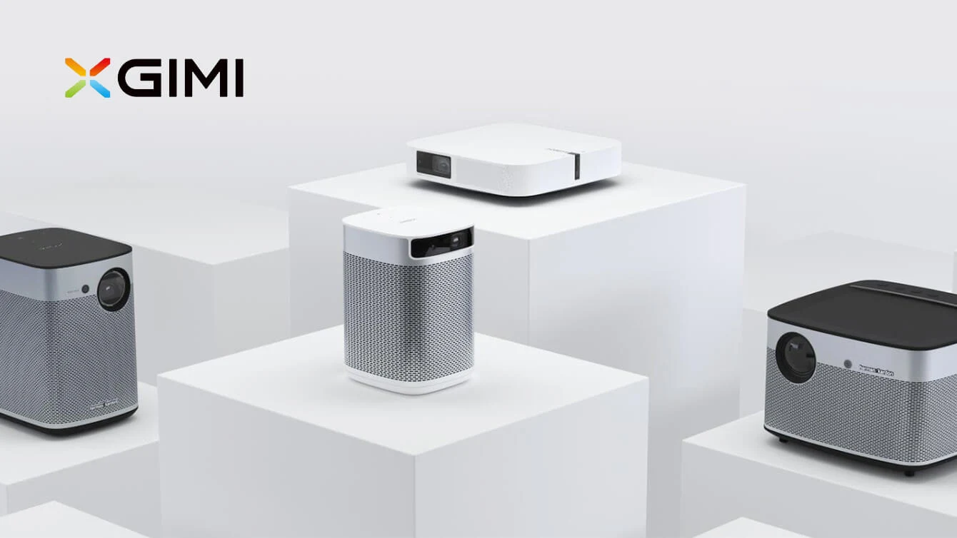 バッテリー内蔵モバイルプロジェクター市場でAnker Nebula・XGIMI・BenQ等と競合し、三位一体設計とHarman Kardon協業で差別化を図る