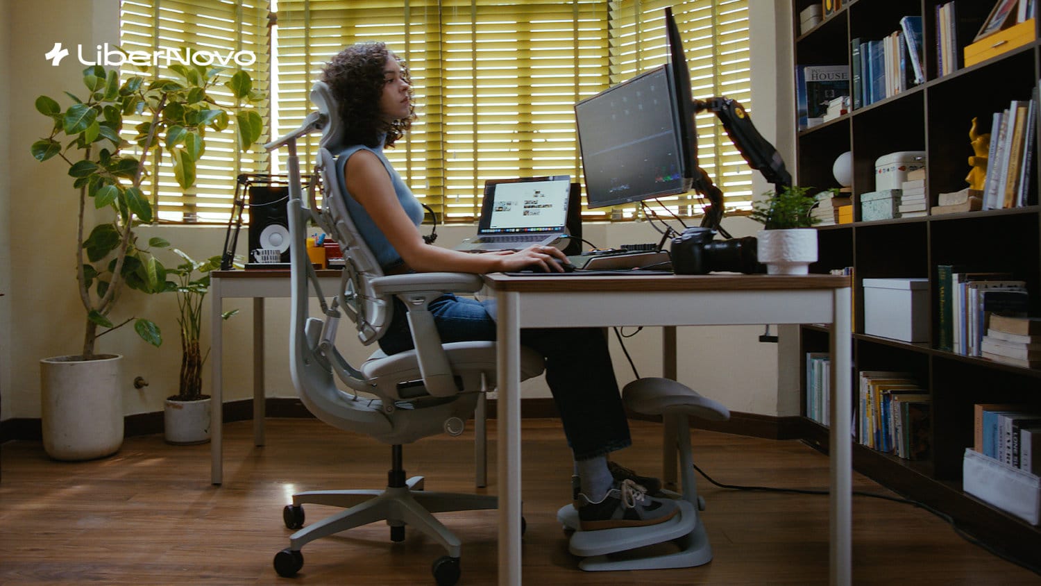 LiberNovo Omni: The World's First Dynamic Ergonomic Chair