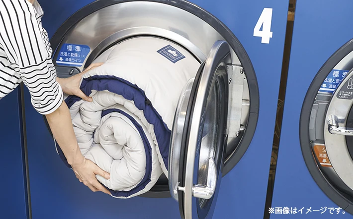 楽天3,270件・4.77高評価の実績、3-WAY通年設計の利便性、人工羽毛の丸洗い可能な実用性を評価