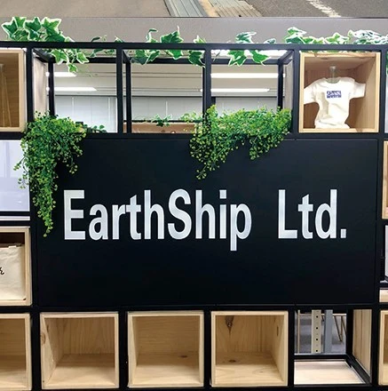 日本販売元Earth Ship（谷俊介代表）の企業概要と、米国発製品の日本展開体制についての説明